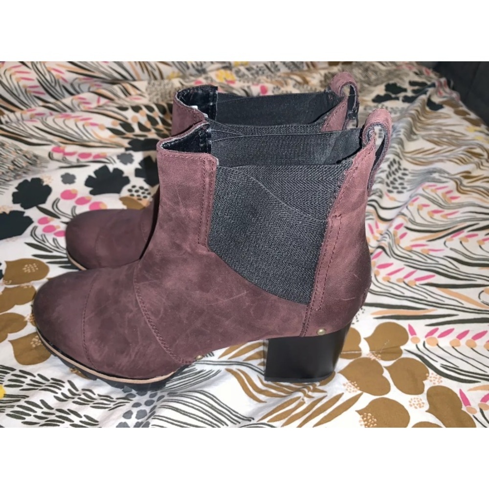 Sorel heel burgundy boots size 41/10